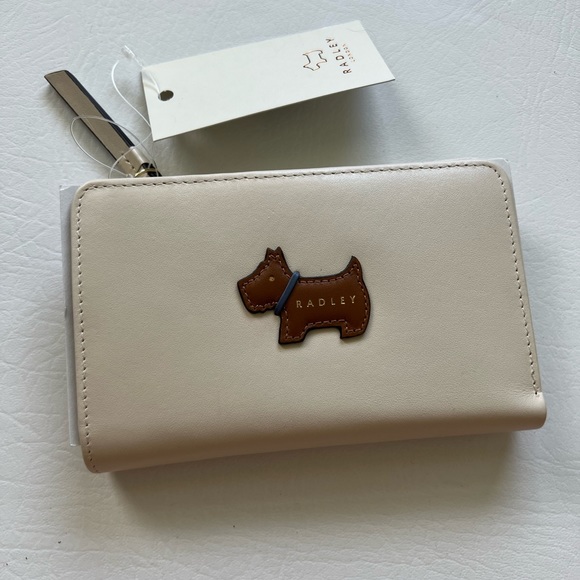 RADLEY LONDON Handbags - Radley London Bifold Leather Wallet